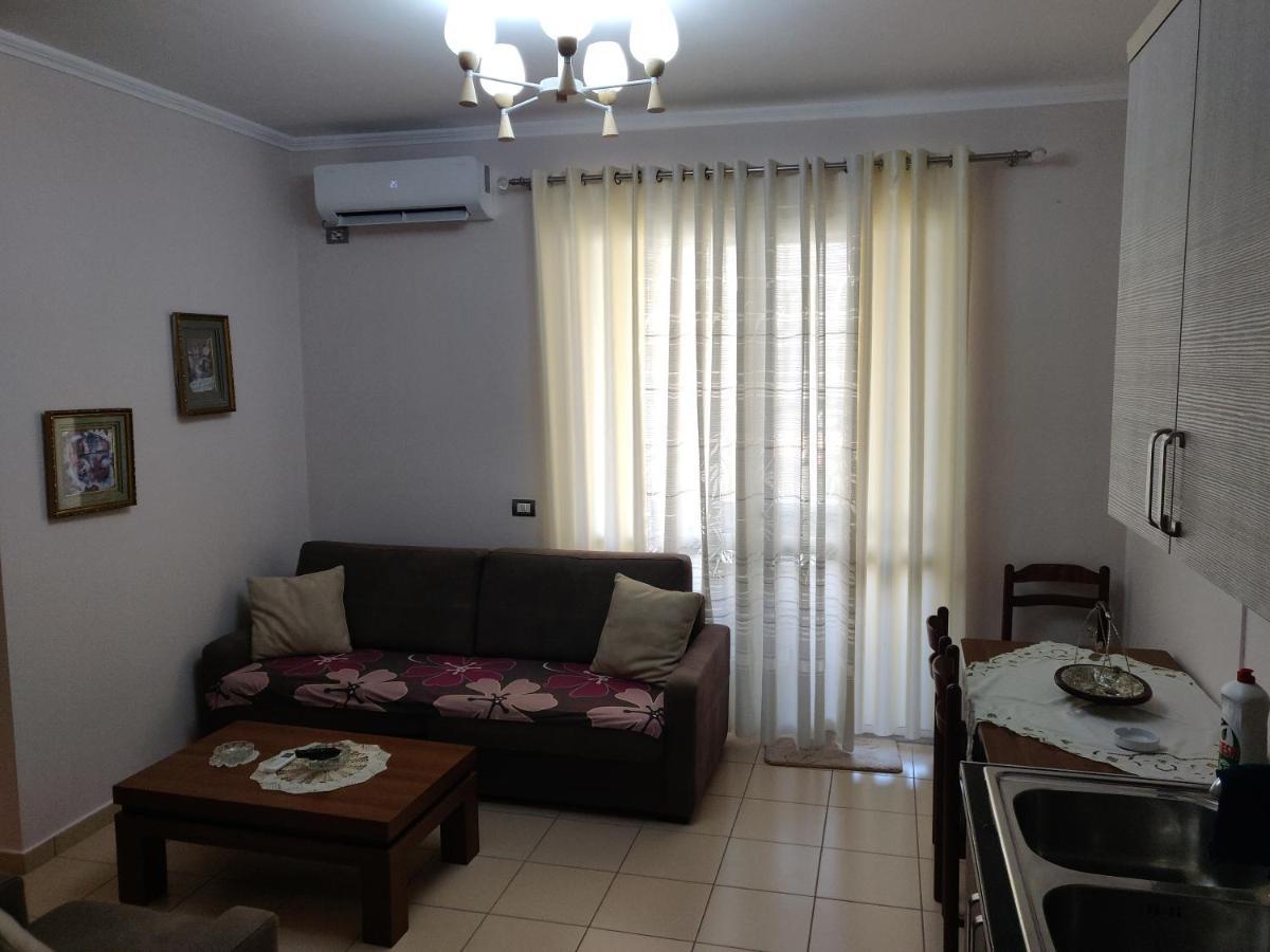 Apartment 2 Bedrooms Qerret