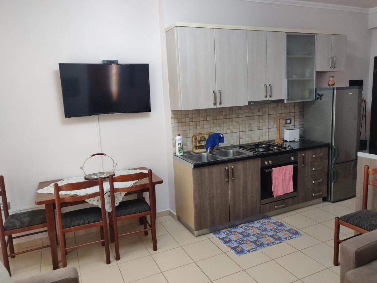 Apartment 2 Bedrooms Qerret